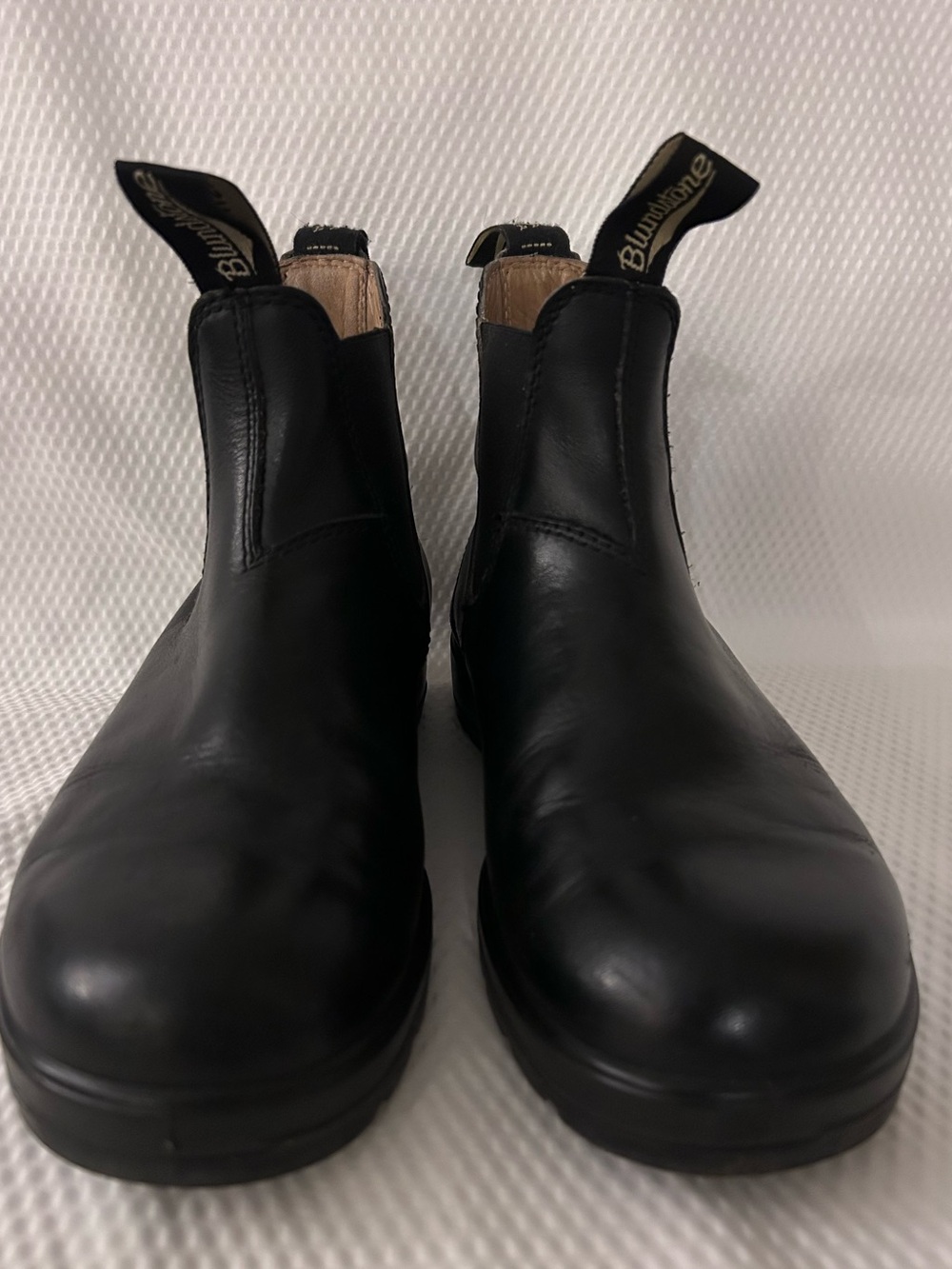 Black Blundstone Boots M6 W8